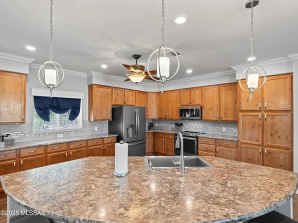 38124 S Marylynne Ln #J, Marana, AZ 85658