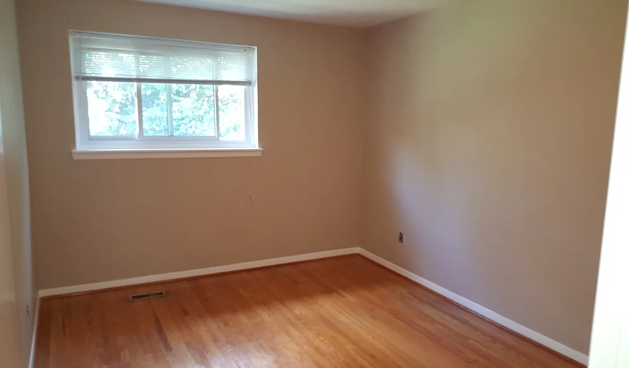 3 bed, 1200 sqft, $2,975 — Photo 4