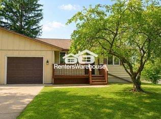 1207 State St, River Falls, WI 54022
