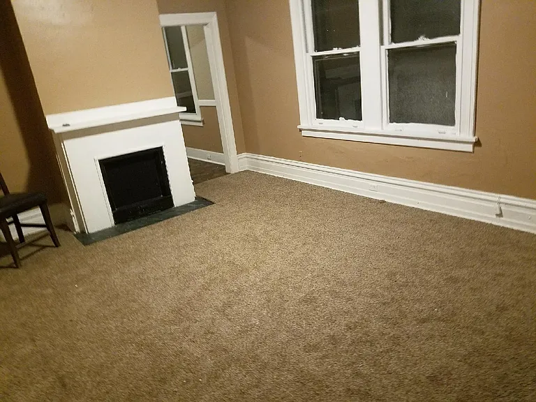 34 Grant Ave #2R — Photo 4