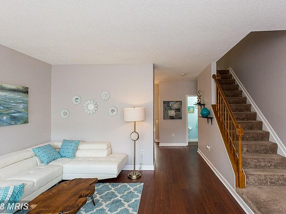 3rd image of 7228 Parsons Ct
