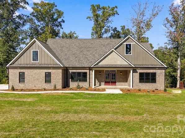 1041 Westward Dr, Granite Falls, NC 28630
