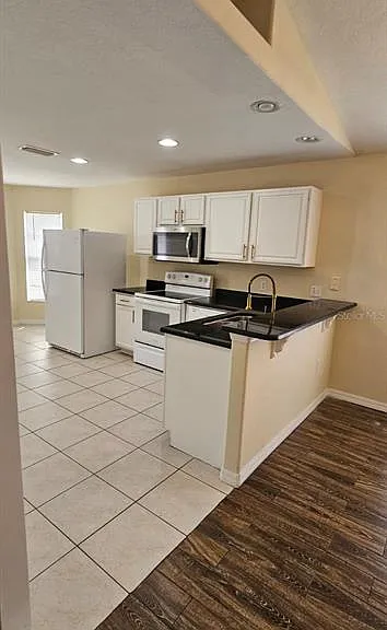 Huron Bay Cir — Photo 10