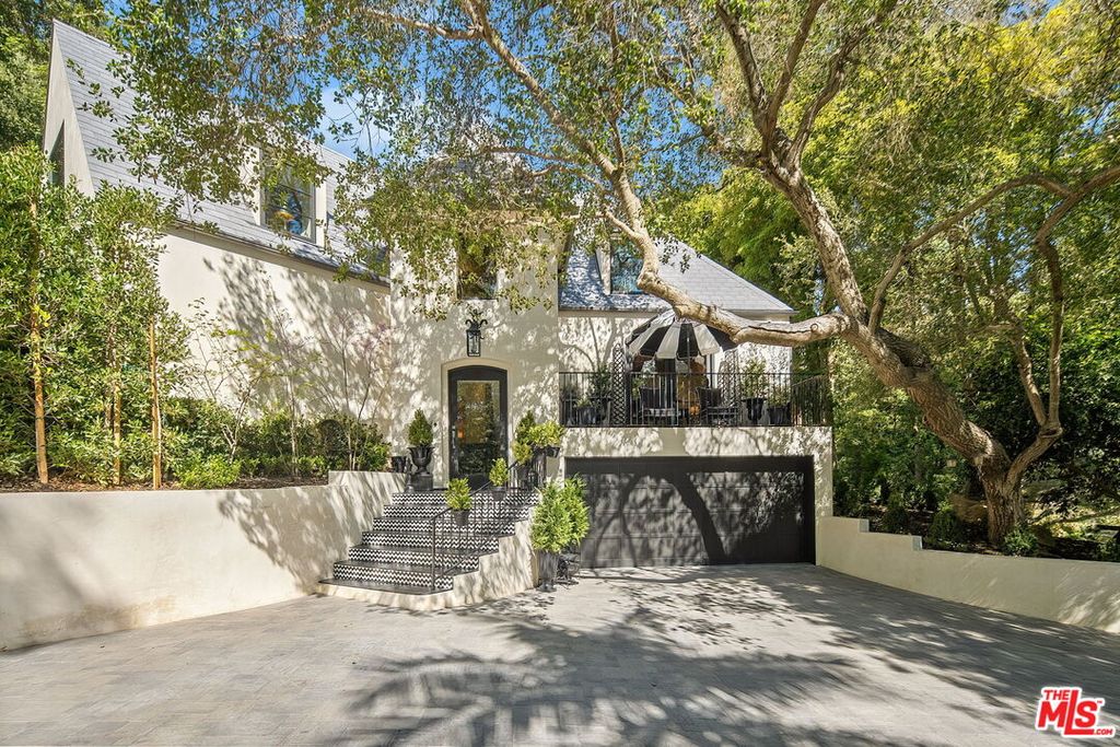 943 Moraga Dr, Los Angeles, CA - View 6