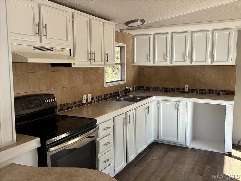 1334 Gator Hill Dr — Photo 3