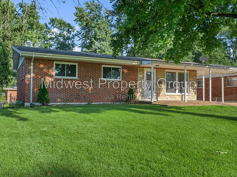 370 Gerald Ave — Photo 1