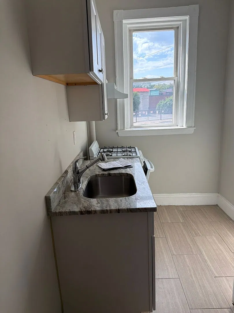 No Fee Allston Studio With Heat And Hot Water Included — Photo 3