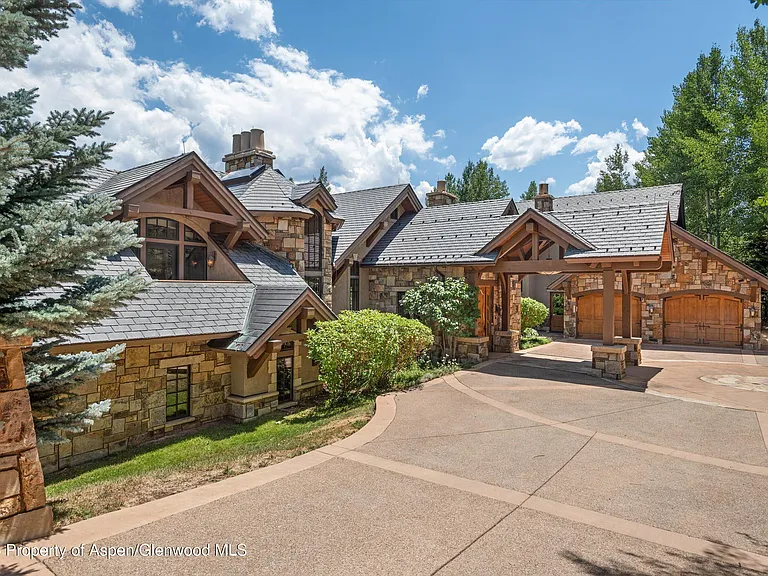 691 Pfister Dr — Photo 79