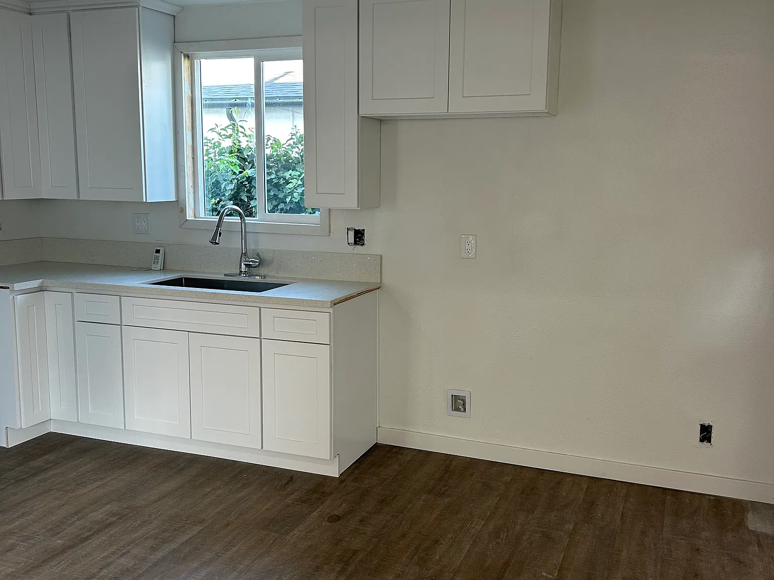 1 bed, 550 sqft, $2,200 — Photo 3