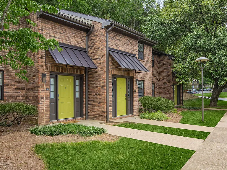 Brighton Valley Apts — Photo 91
