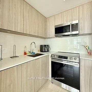 357 King St W #2002 — Photo 6