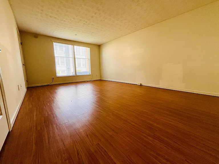 4245 Courtside Dr — Photo 17