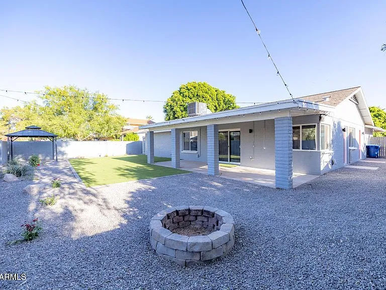 1115 W Barrow Dr — Photo 40