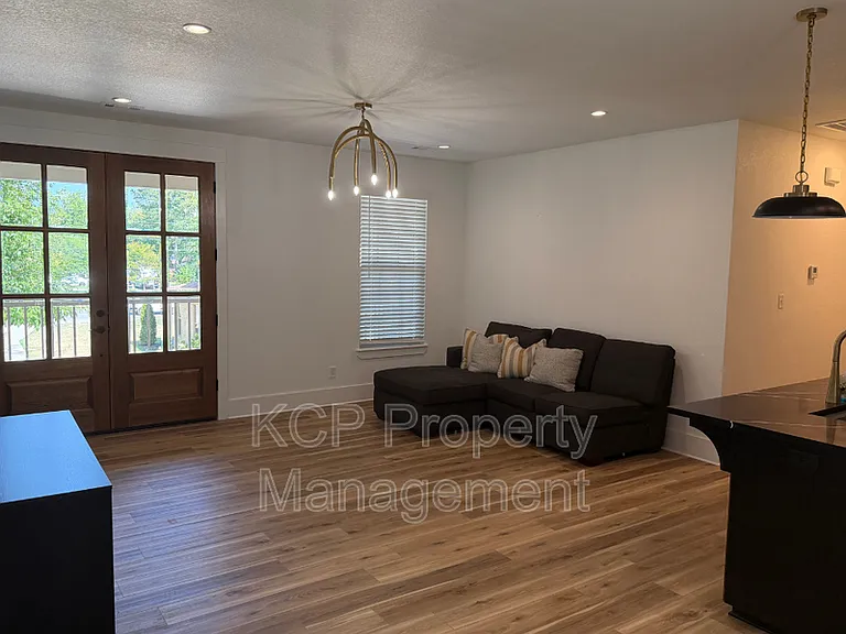 1813 Garland Ave #2 — Photo 2