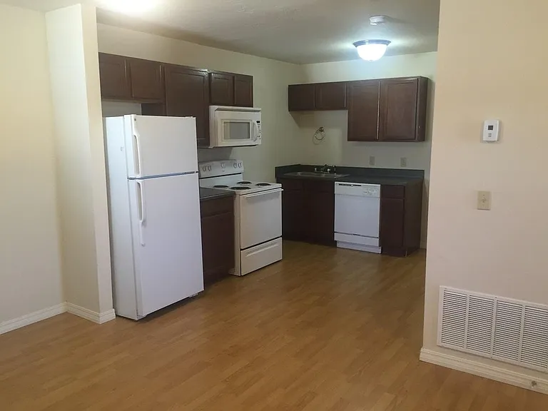 1501 W 3rd Ave — Photo 1