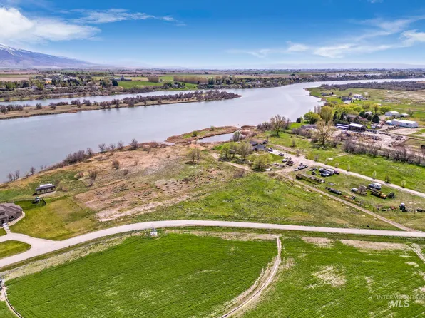 89 W 630th Ln S, Rupert, ID 83350