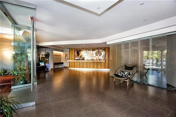 Rented by R New York | media 21