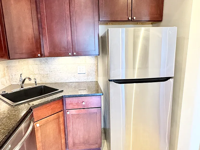 5212 E St SE #20 — Photo 6
