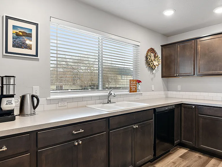 1077 N Bowknot Lake Ave — Photo 6