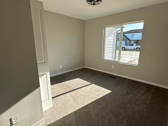 3rd image of 1218 9th St SW