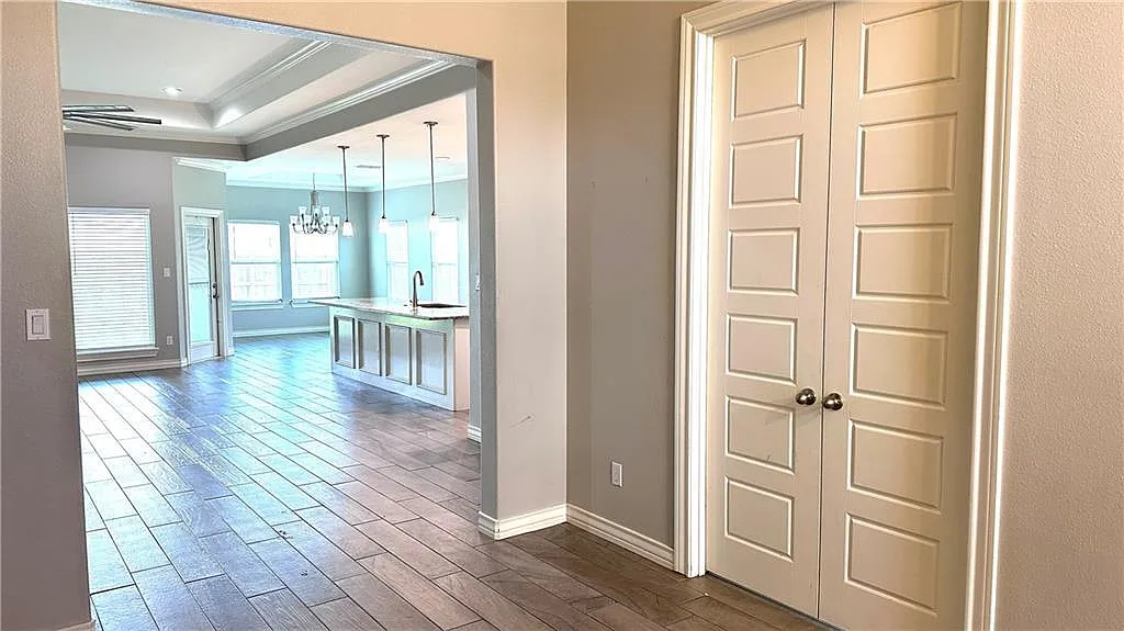 3734 Berkeley Drive - 1 — Photo 4