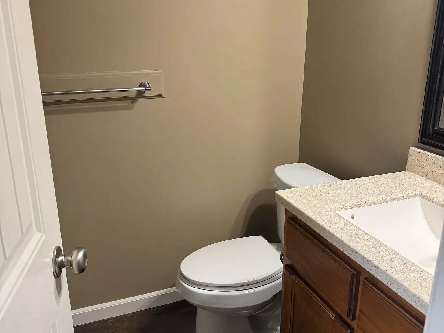 3 bed, $950 — Photo 2