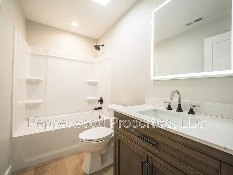 933 Ansel St — Photo 12