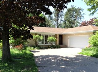 2916 Frontenac Ave, Stevens Point, WI 54481