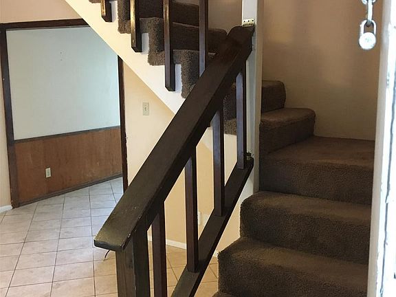 4th image of 4680 Peacock Dr APT A