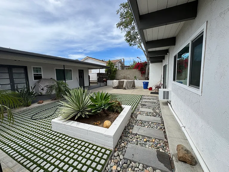 Sea Breeze Dr — Photo 9