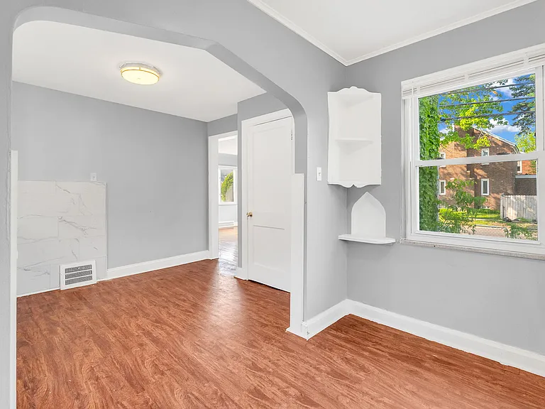 10470 Roxbury St — Photo 14