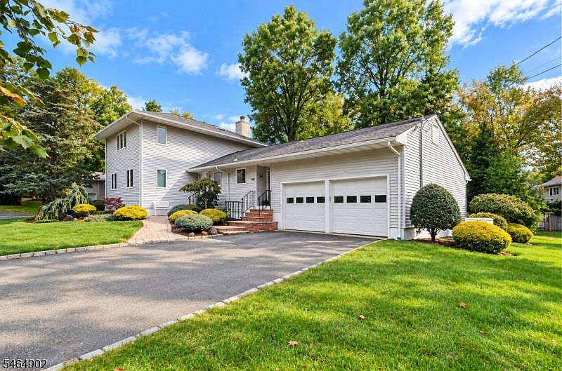 1st image of 40 Shadowlawn Dr