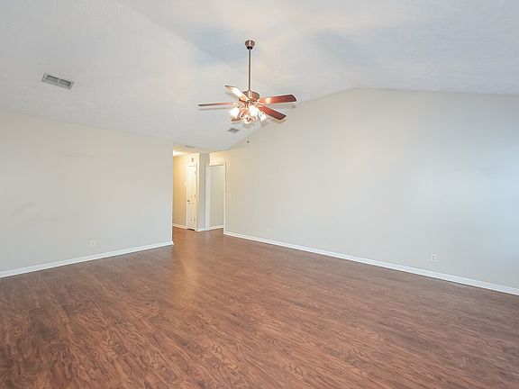 4th image of 3012 Wellington Pl