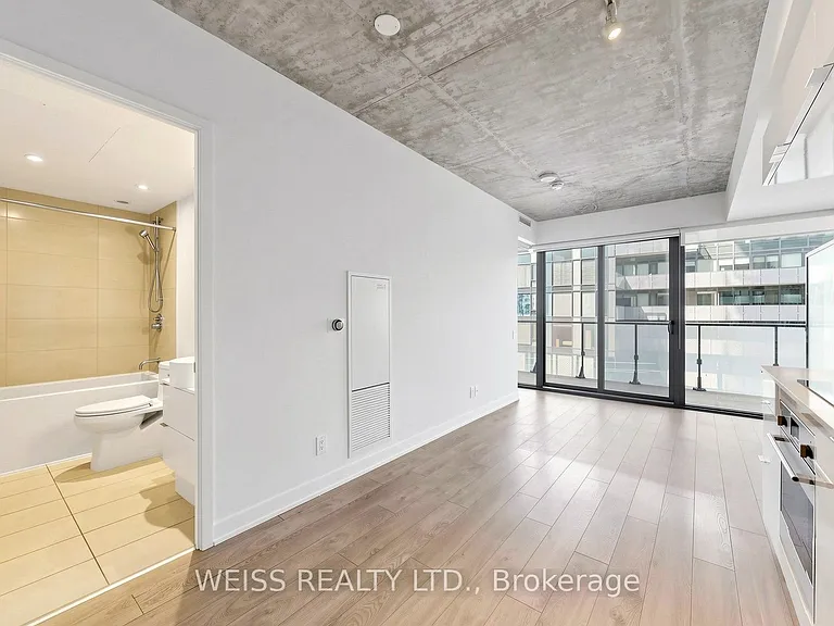 185 Roehampton Ave #520 — Photo 9