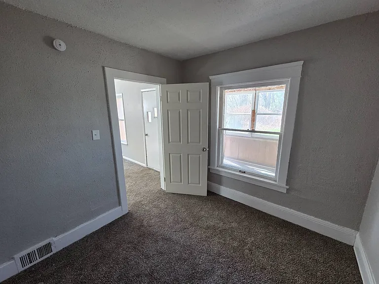 3081 E 67 ST — Photo 25