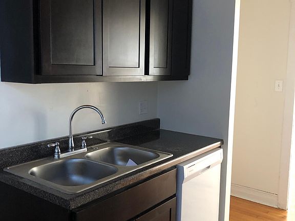 4th image of 1444 W Argyle St #2