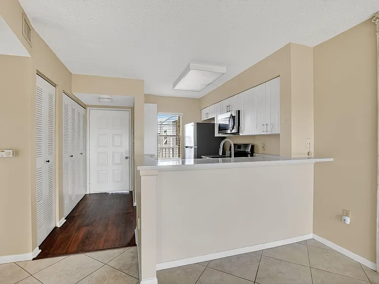2236 N Cypress Bend Dr #508 — Photo 5