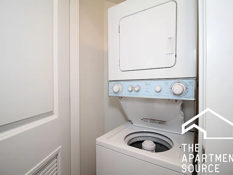 2922 W Logan Blvd #GDN — Photo 14