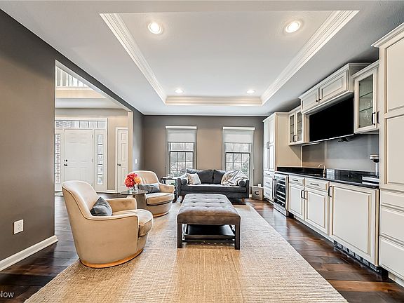 4th image of 5489 Strathaven Dr