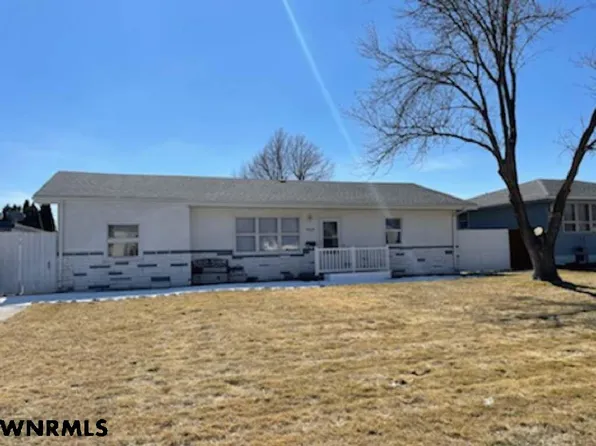735 K St, Gering, NE 69341