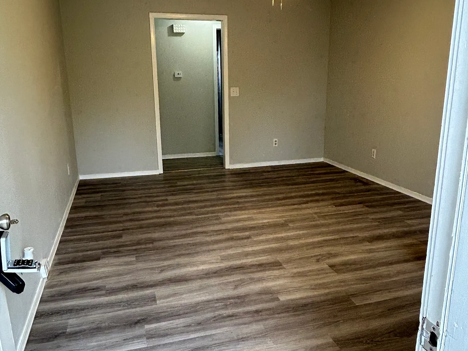 214 N College Ave — Photo 2