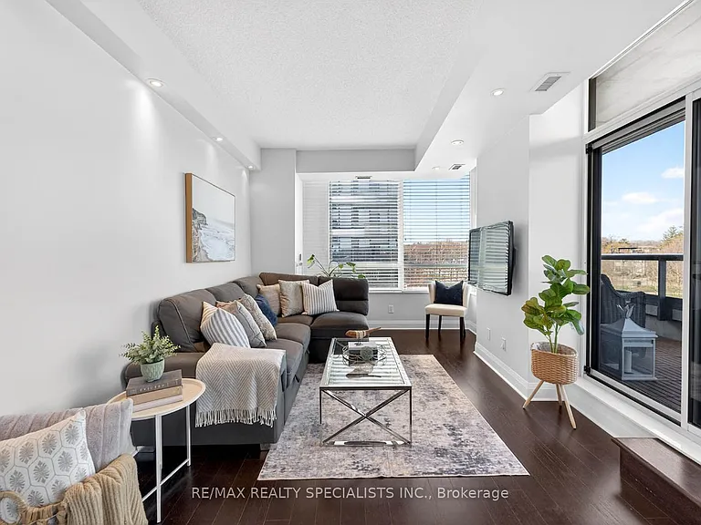 1 Hurontario St #306 — Photo 14