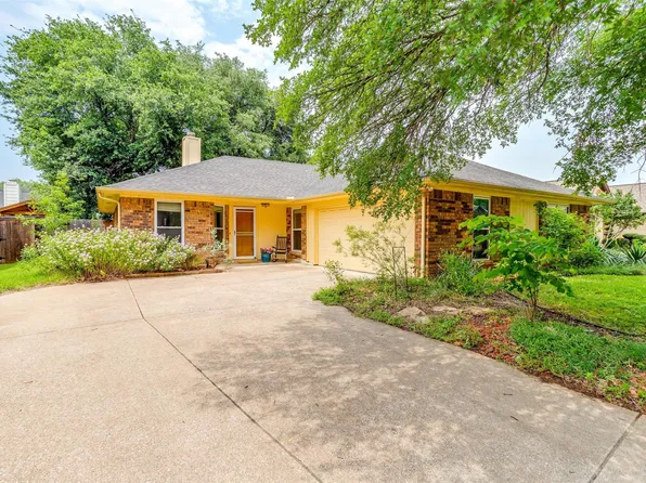 1824 Altacrest Dr, Grapevine, TX 76051