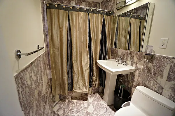 Sold by Anna Pinto Realty | media 7