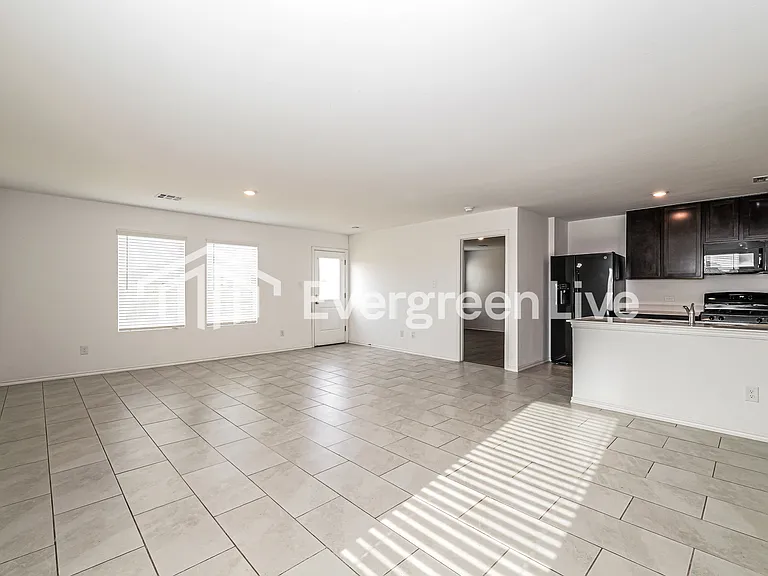 10900 SW 22nd St — Photo 2