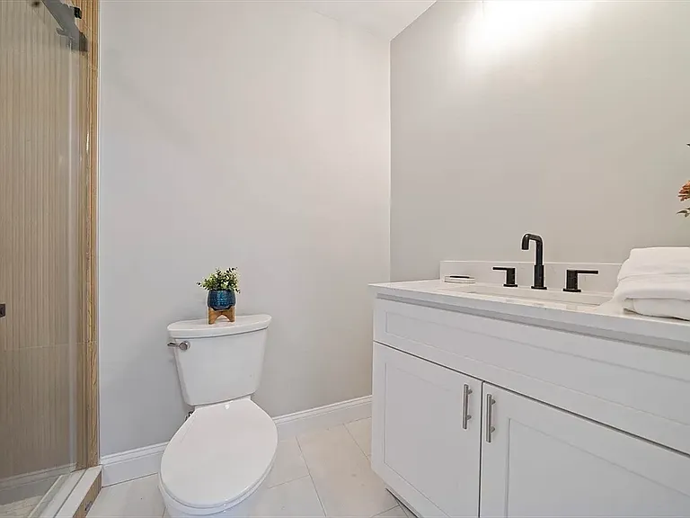 52 Bellevue St #2 — Photo 2