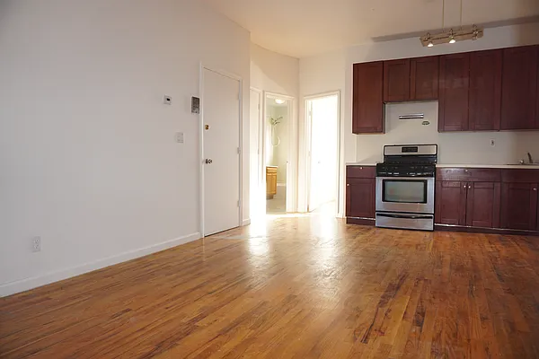 Rented by Rennit Inc. | media 24