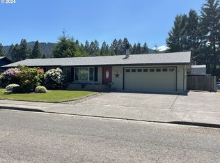 47722 W 1st St, Oakridge, OR 97463