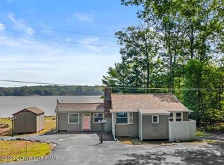 6203 Lakeshore Dr W, East Stroudsburg, PA 18302