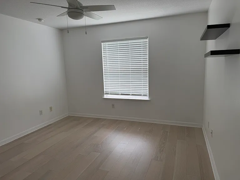 941 Ervin St — Photo 13